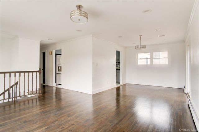 867 Bryant Street, Woodmere, NY 11598