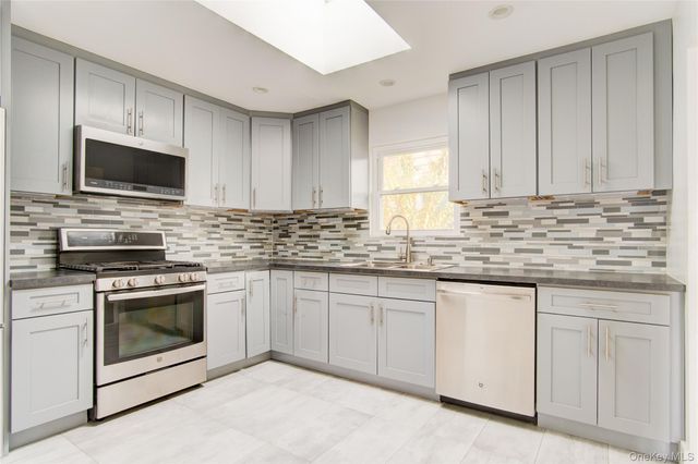 867 Bryant Street, Woodmere, NY 11598