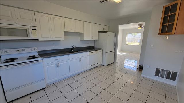 6947 BRENTFORD ROAD, Sarasota, FL 34241