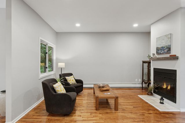 900 E River Terrace, Minneapolis, MN 55414