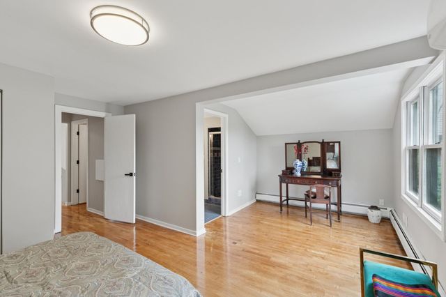 900 E River Terrace, Minneapolis, MN 55414