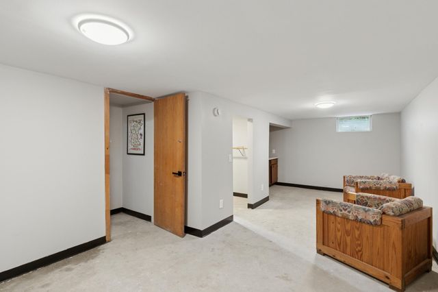 900 E River Terrace, Minneapolis, MN 55414