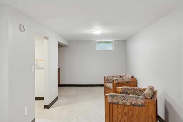 900 E River Terrace, Minneapolis, MN 55414