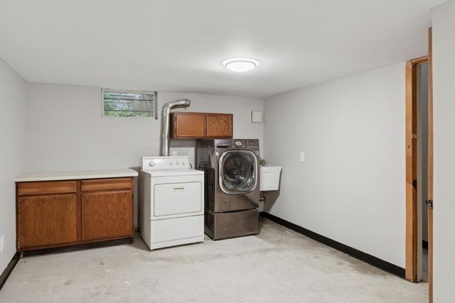 900 E River Terrace, Minneapolis, MN 55414