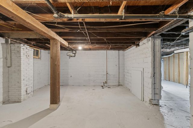 900 E River Terrace, Minneapolis, MN 55414