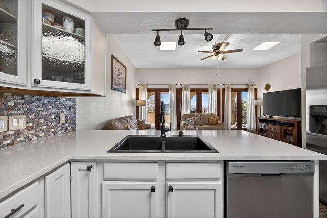 7209 Carson Trail NW, Albuquerque, NM 87120