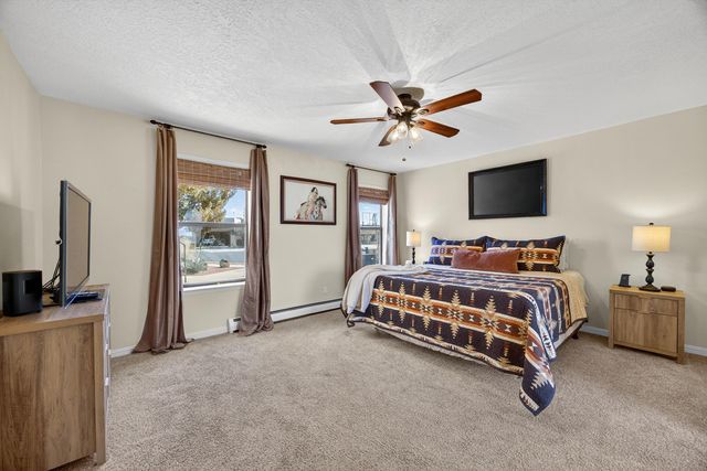 7209 Carson Trail NW, Albuquerque, NM 87120