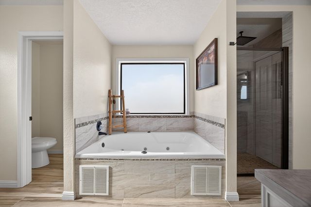 7209 Carson Trail NW, Albuquerque, NM 87120