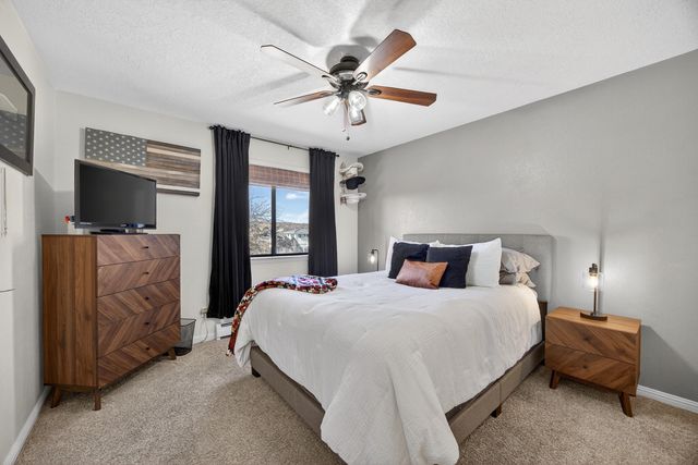 7209 Carson Trail NW, Albuquerque, NM 87120