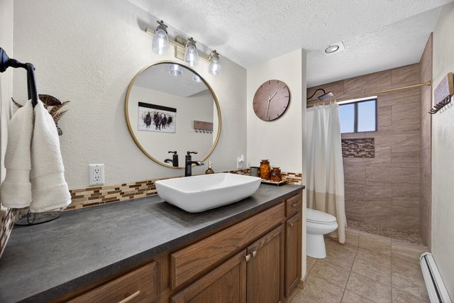 7209 Carson Trail NW, Albuquerque, NM 87120