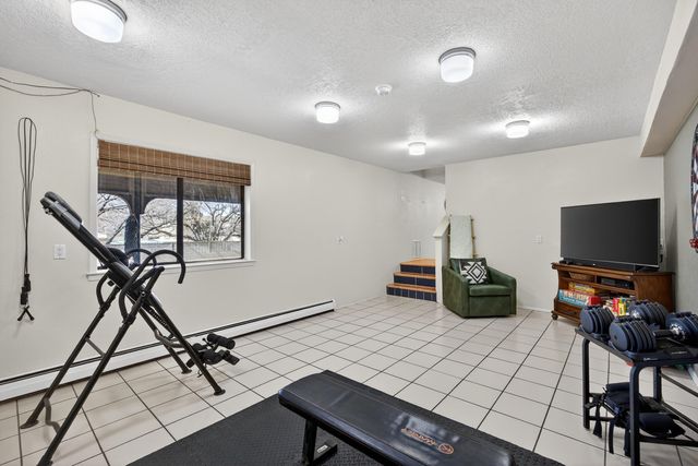 7209 Carson Trail NW, Albuquerque, NM 87120