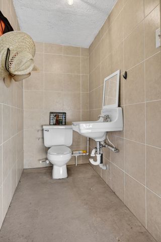 7209 Carson Trail NW, Albuquerque, NM 87120