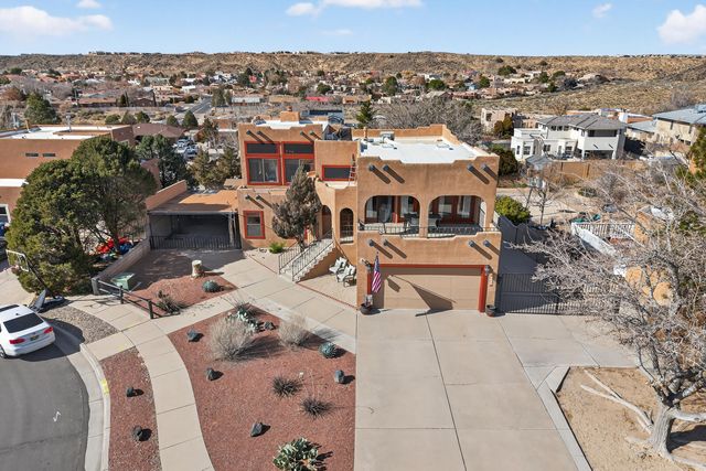 7209 Carson Trail NW, Albuquerque, NM 87120