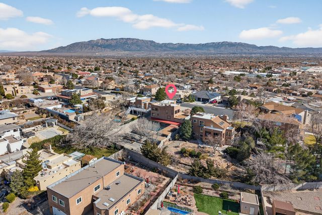 7209 Carson Trail NW, Albuquerque, NM 87120