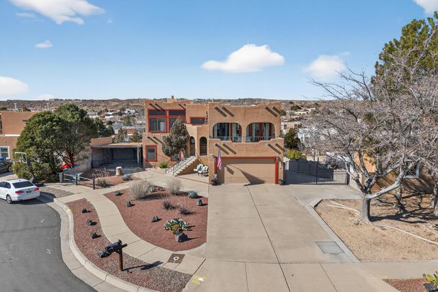 7209 Carson Trail NW, Albuquerque, NM 87120