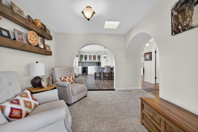 7209 Carson Trail NW, Albuquerque, NM 87120