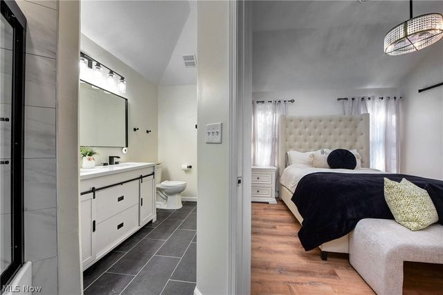 924 Greyton, Cleveland Heights, OH 44112