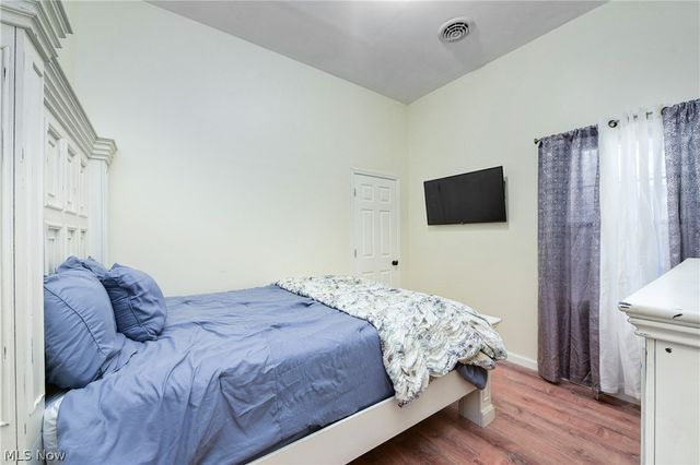 924 Greyton, Cleveland Heights, OH 44112