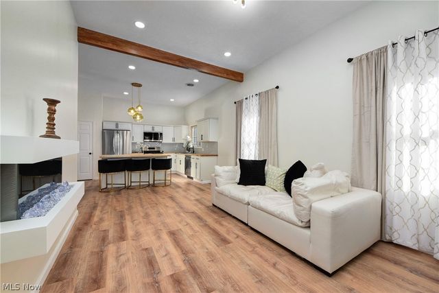 924 Greyton, Cleveland Heights, OH 44112