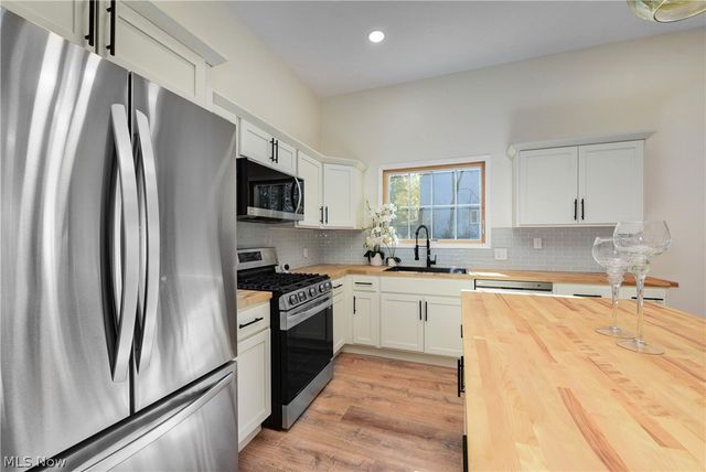 924 Greyton, Cleveland Heights, OH 44112