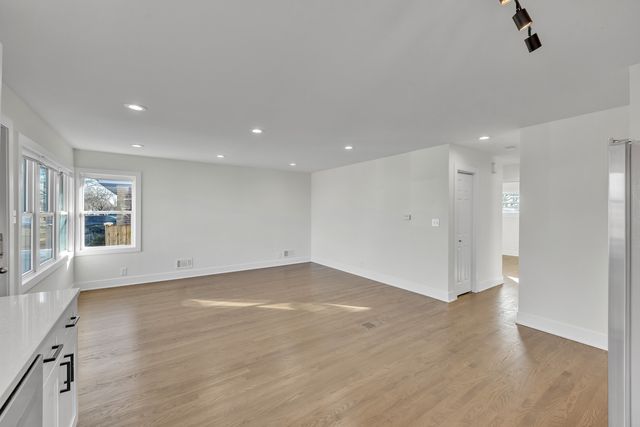 7746 S Kolmar Avenue, Chicago, IL 60652