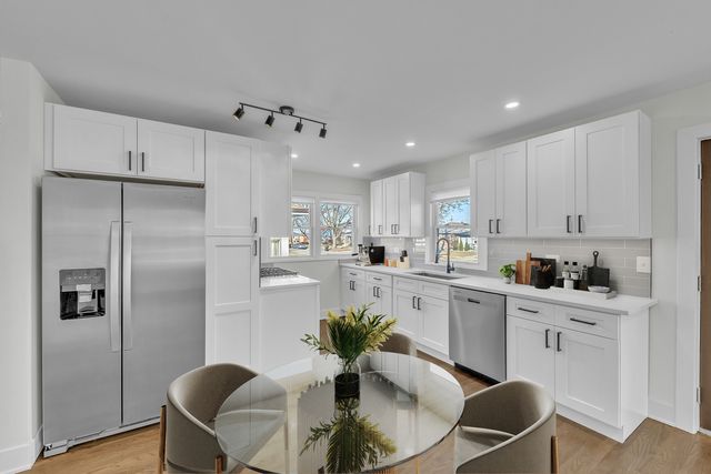 7746 S Kolmar Avenue, Chicago, IL 60652