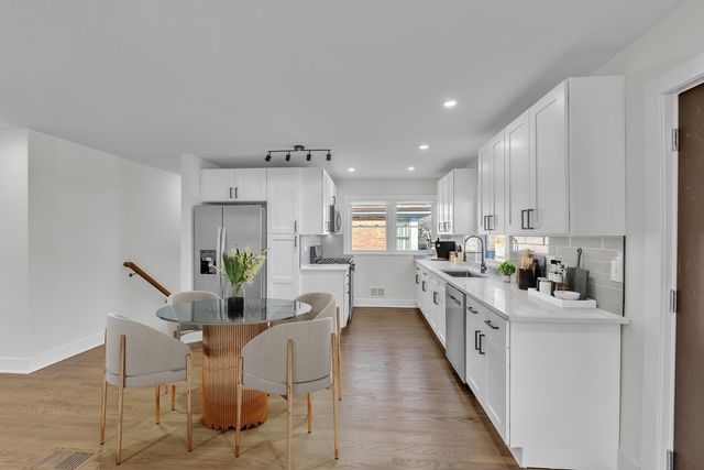 7746 S Kolmar Avenue, Chicago, IL 60652