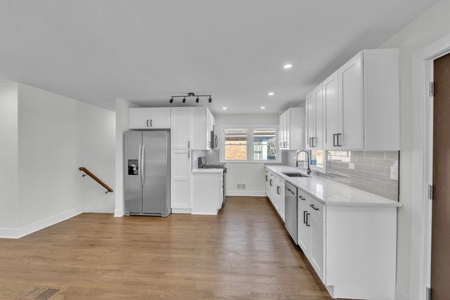 7746 S Kolmar Avenue, Chicago, IL 60652