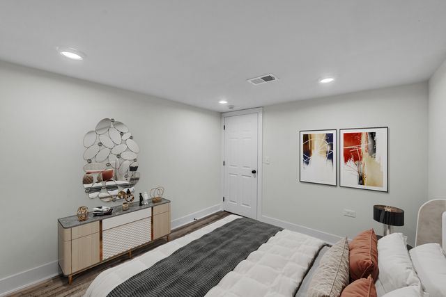 7746 S Kolmar Avenue, Chicago, IL 60652