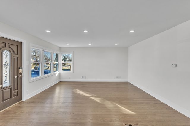 7746 S Kolmar Avenue, Chicago, IL 60652