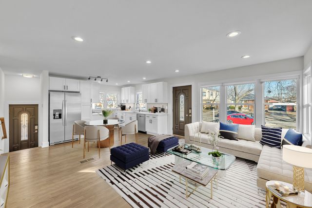 7746 S Kolmar Avenue, Chicago, IL 60652