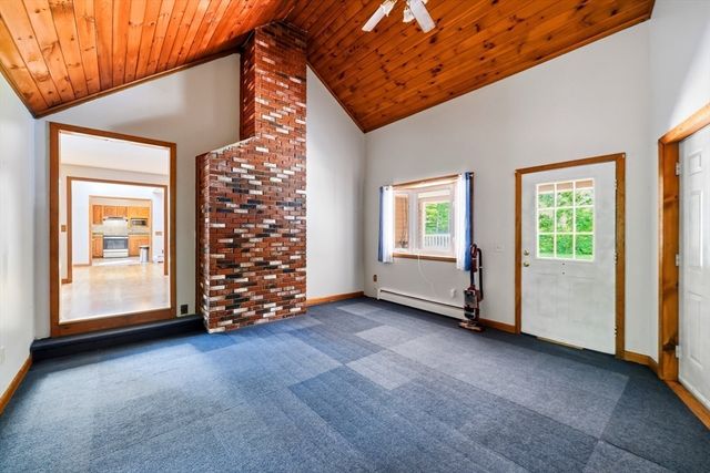 705 General Knox Rd, Russell, MA 01071