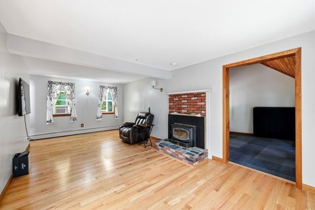 705 General Knox Rd, Russell, MA 01071