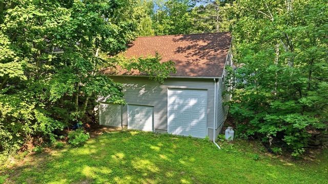 705 General Knox Rd, Russell, MA 01071