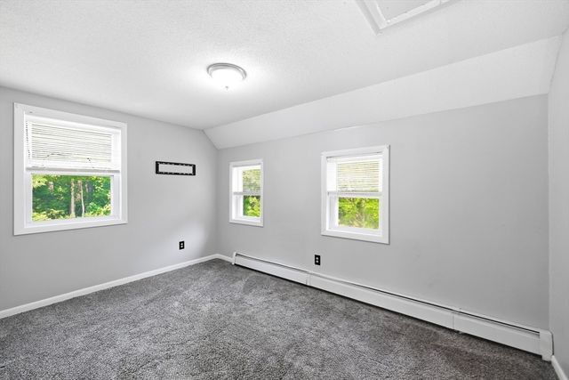 705 General Knox Rd, Russell, MA 01071