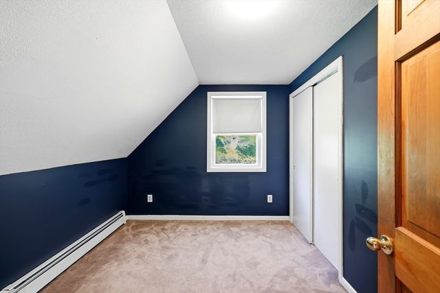 705 General Knox Rd, Russell, MA 01071