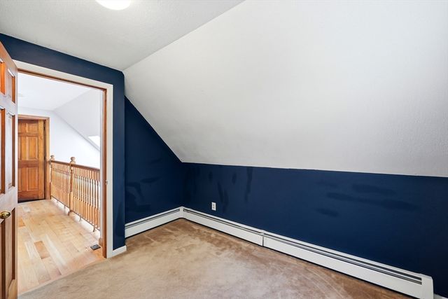 705 General Knox Rd, Russell, MA 01071