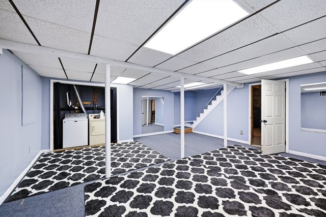 705 General Knox Rd, Russell, MA 01071
