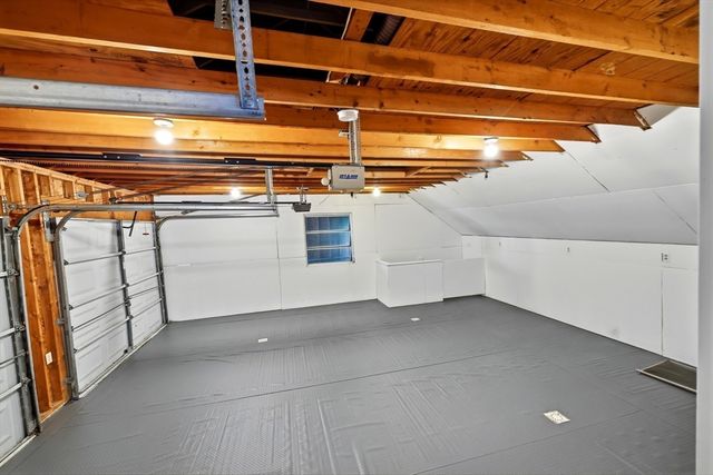 705 General Knox Rd, Russell, MA 01071