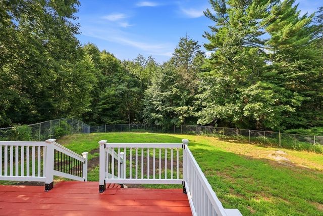 705 General Knox Rd, Russell, MA 01071