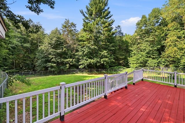 705 General Knox Rd, Russell, MA 01071