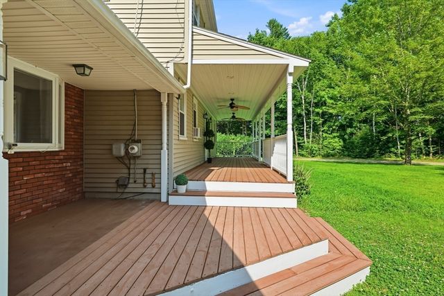 705 General Knox Rd, Russell, MA 01071