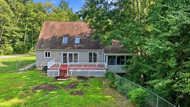 705 General Knox Rd, Russell, MA 01071