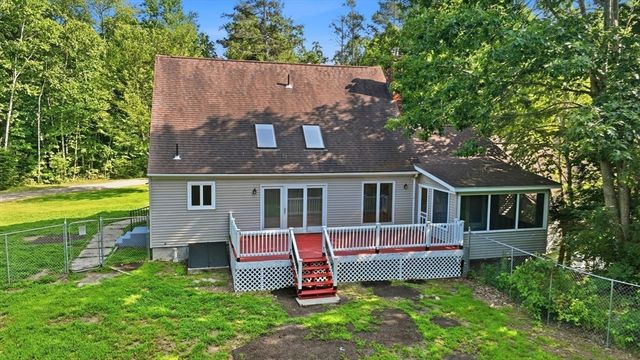 705 General Knox Rd, Russell, MA 01071