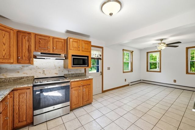 705 General Knox Rd, Russell, MA 01071