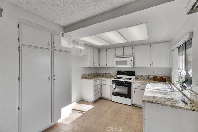 631 La Costa, Banning, CA 92220