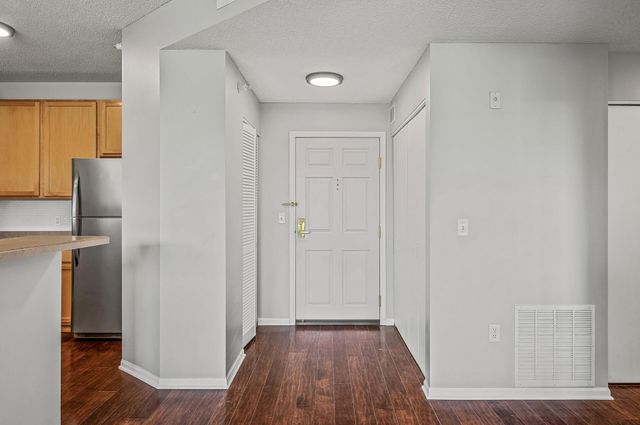 515 N 1st Street 405, Minneapolis, MN 55401