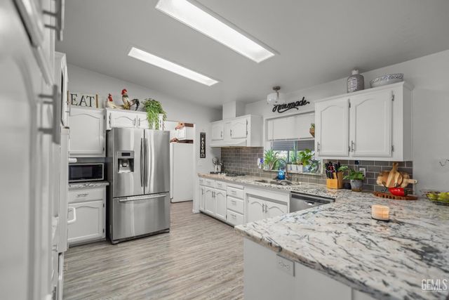 1225 Taft Highway 23, Bakersfield, CA 93307