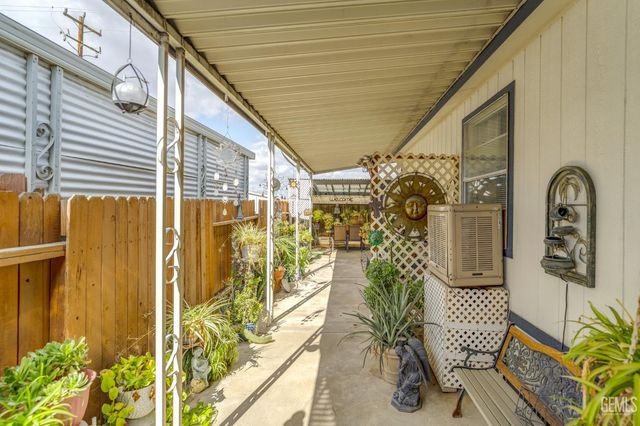 1225 Taft Highway 23, Bakersfield, CA 93307