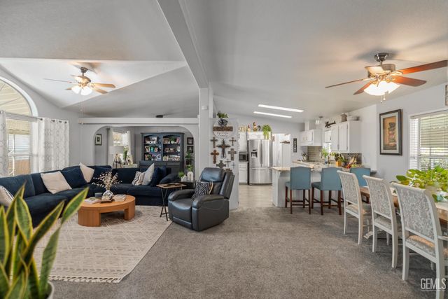 1225 Taft Highway 23, Bakersfield, CA 93307